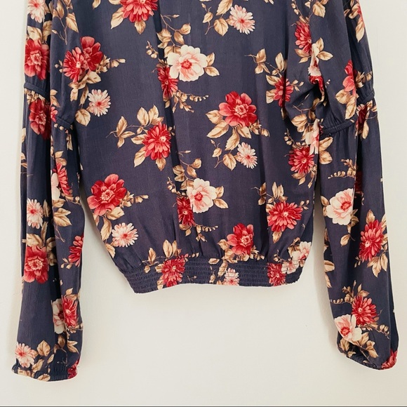 AMERICAN EAGLE Romantic Floral Long Sleeve V-Neck Blouse Top Size Medium - Picture 6 of 15